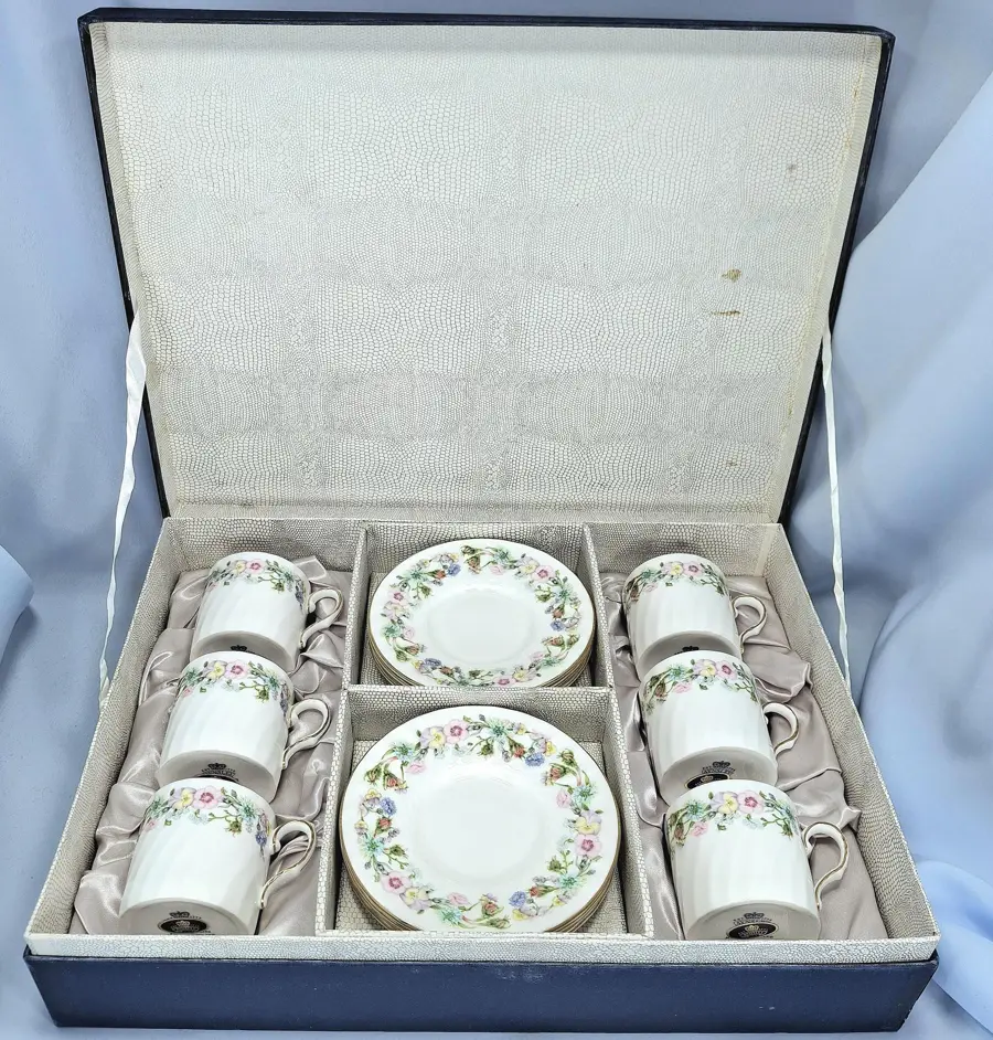 Aynsley Wild Tudor 6x Boxed Espresso Sized Coffee Cups & Saucers - Bone