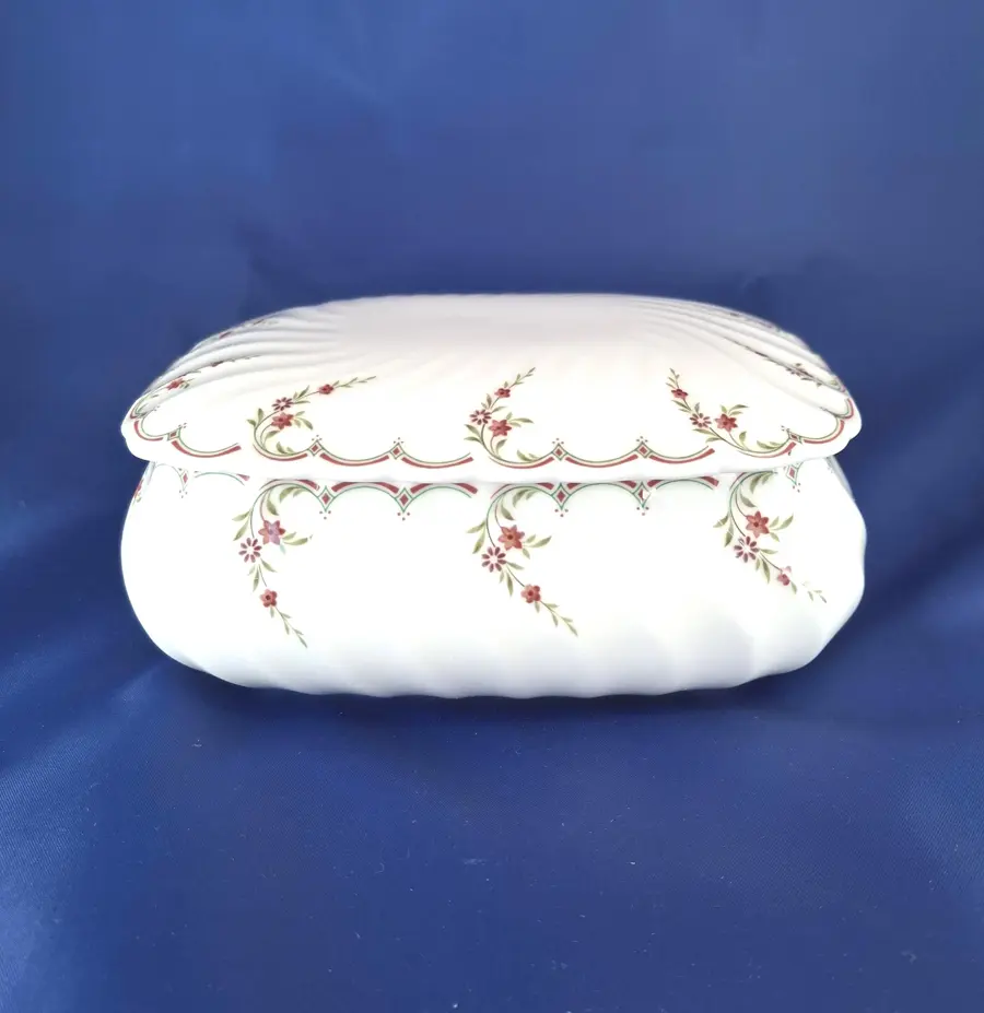 Vintage Trinket Box Wedgwood "Pink Garland", Mid Century English Collectibles, Jewellery Container