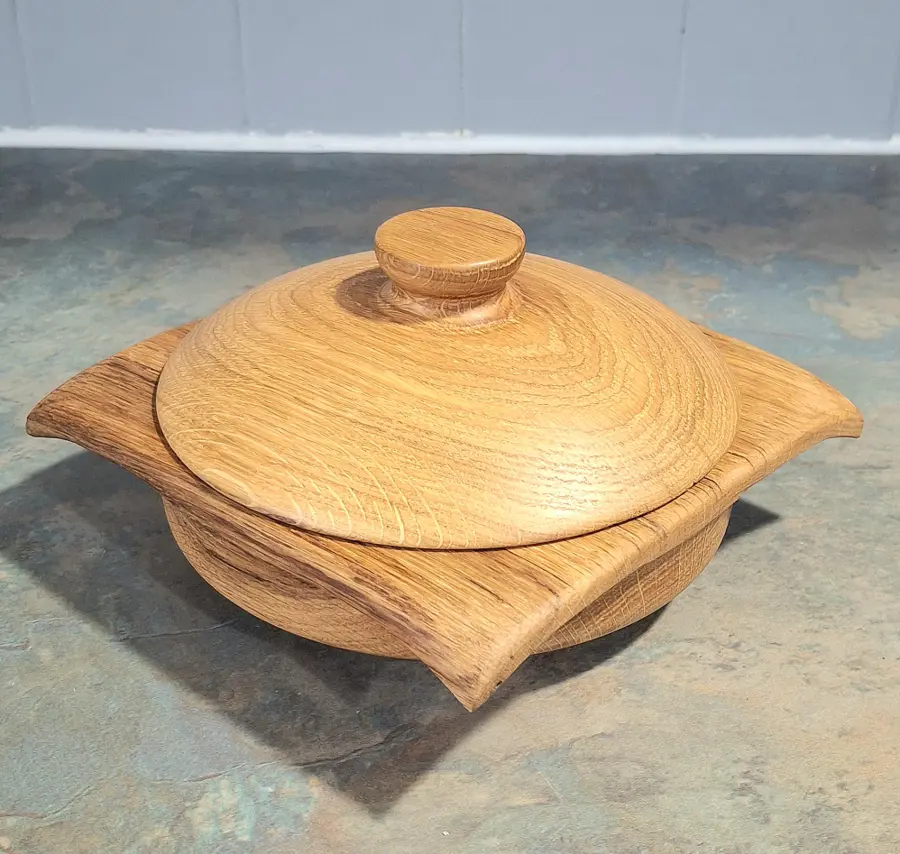 Handcarved Oak Trinket Box with Lid, Wooden Jewelry Box, Container for tea, herbs