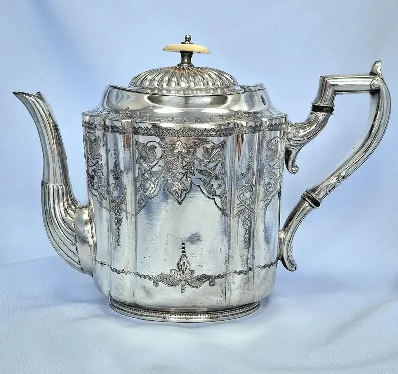 Antique Mark Willis and Son Sheffield silver-plated teapot.