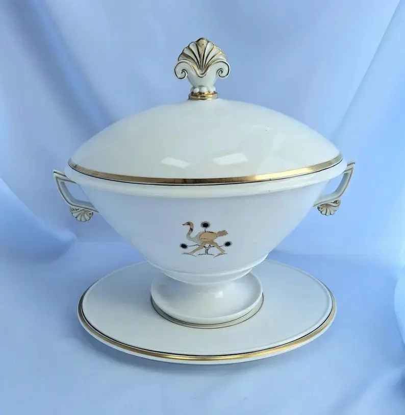 Royal Copenhagen 1925 sauce tureen and cover.