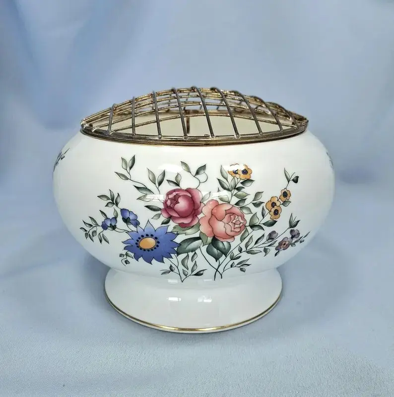 Wedgwood Avebury floral rose bowl.